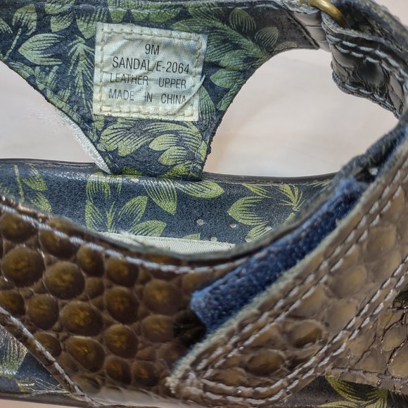 Golfstream Sandals Women's Size 6 E-2064 Green Faux Alligator - Picture 7 of 9